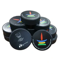 Hokejový puk s logem