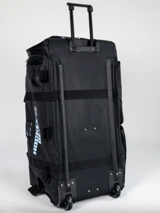 Hokejova taška Hockey Bear Wheel Bag Upgraded junior černá-modrá